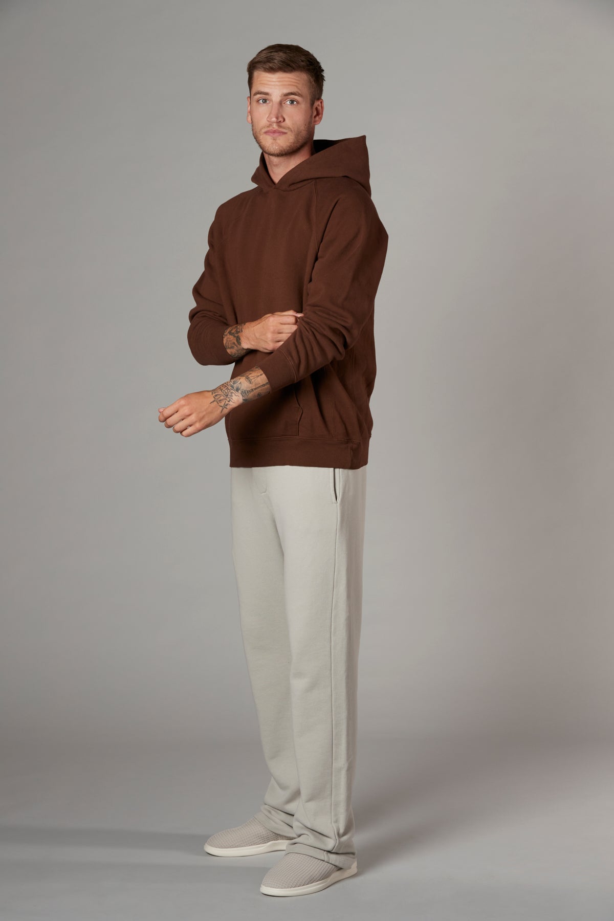 Meyer Long Sleeve Pullover Hooded Sweatshirt in Plum Brown