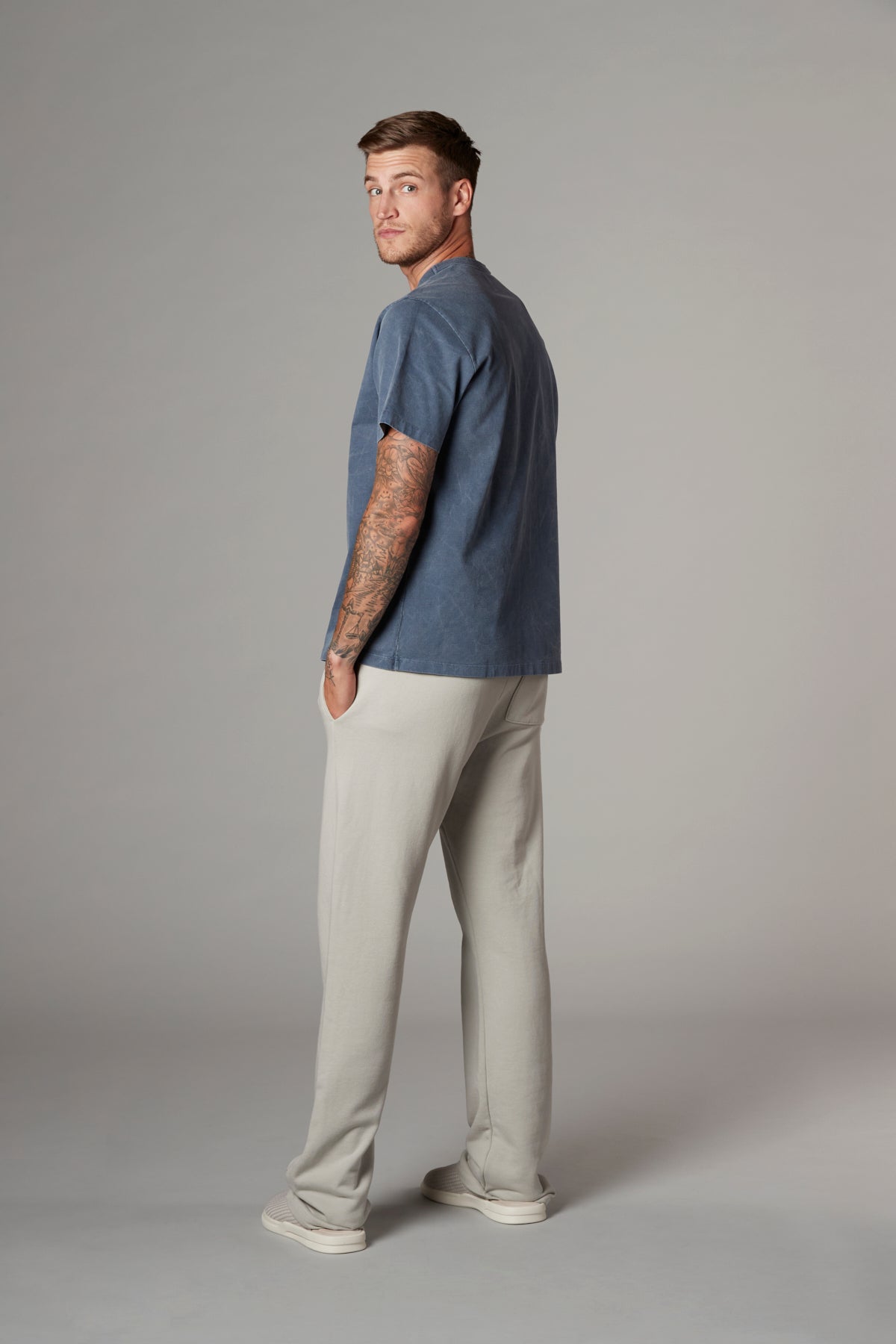 Leo Short Sleeve Crew T in Faded Navy