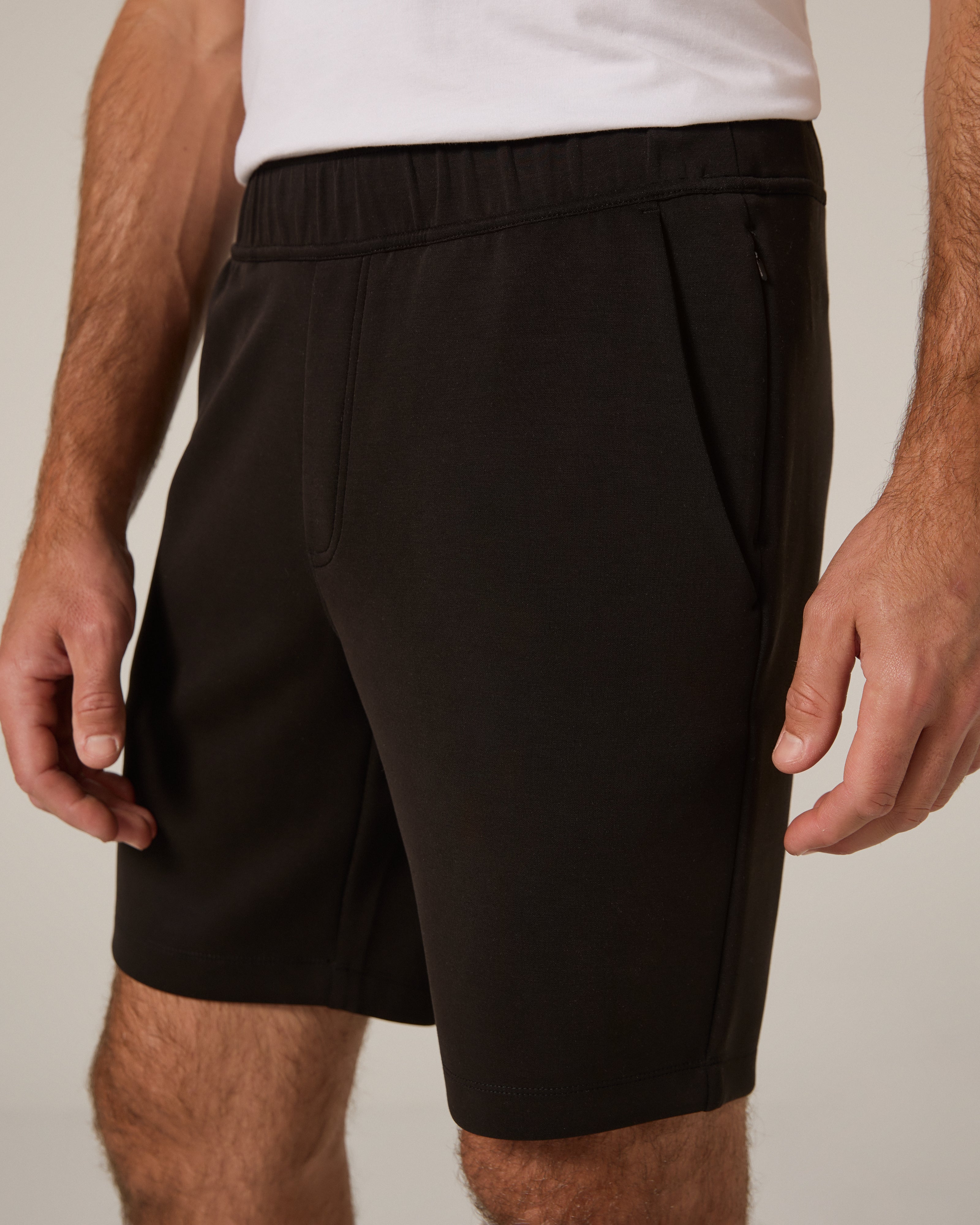 Rev Classic 8" Short Black