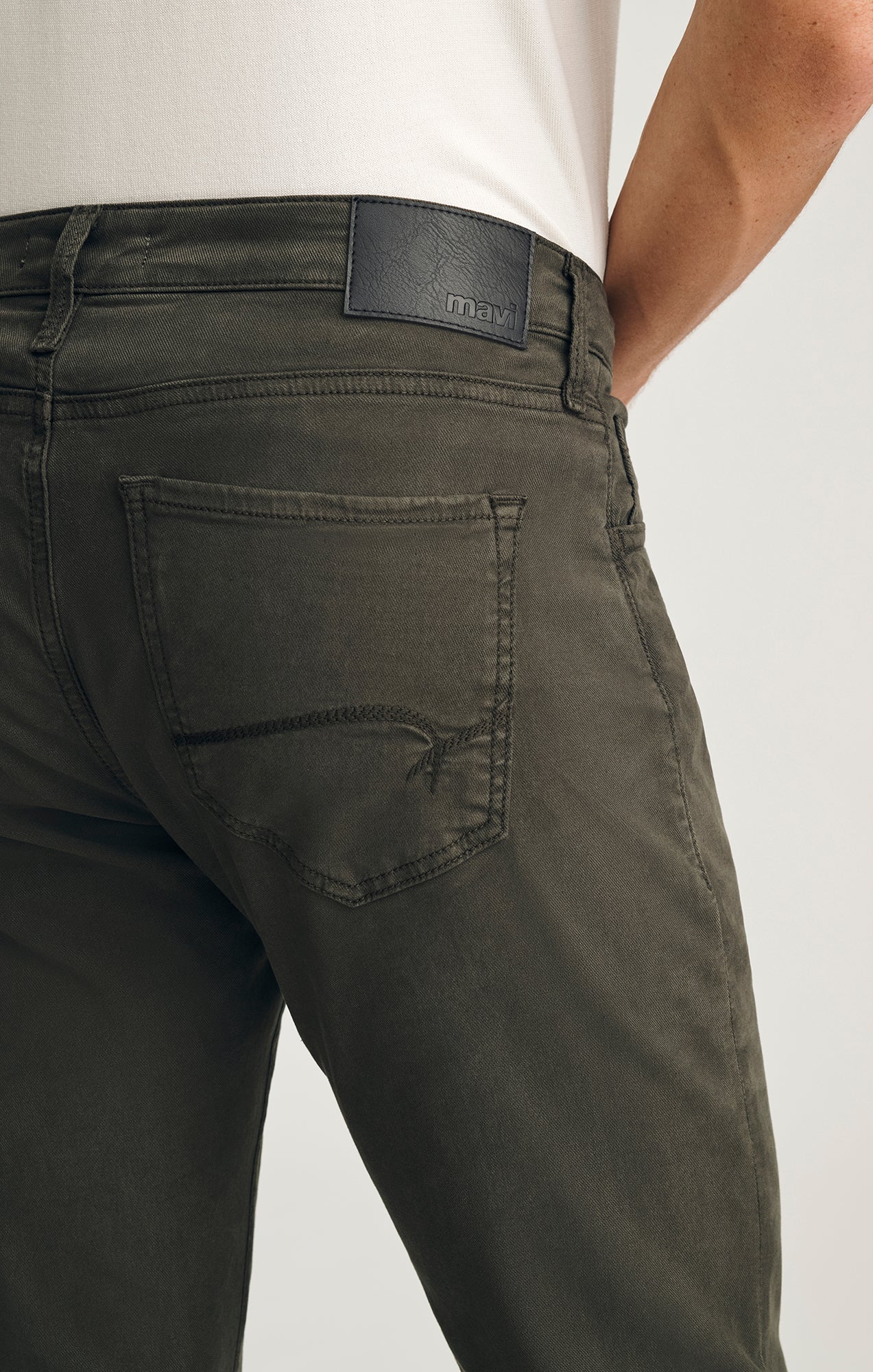 Marcus Slim Straight Luxe Twill Peat