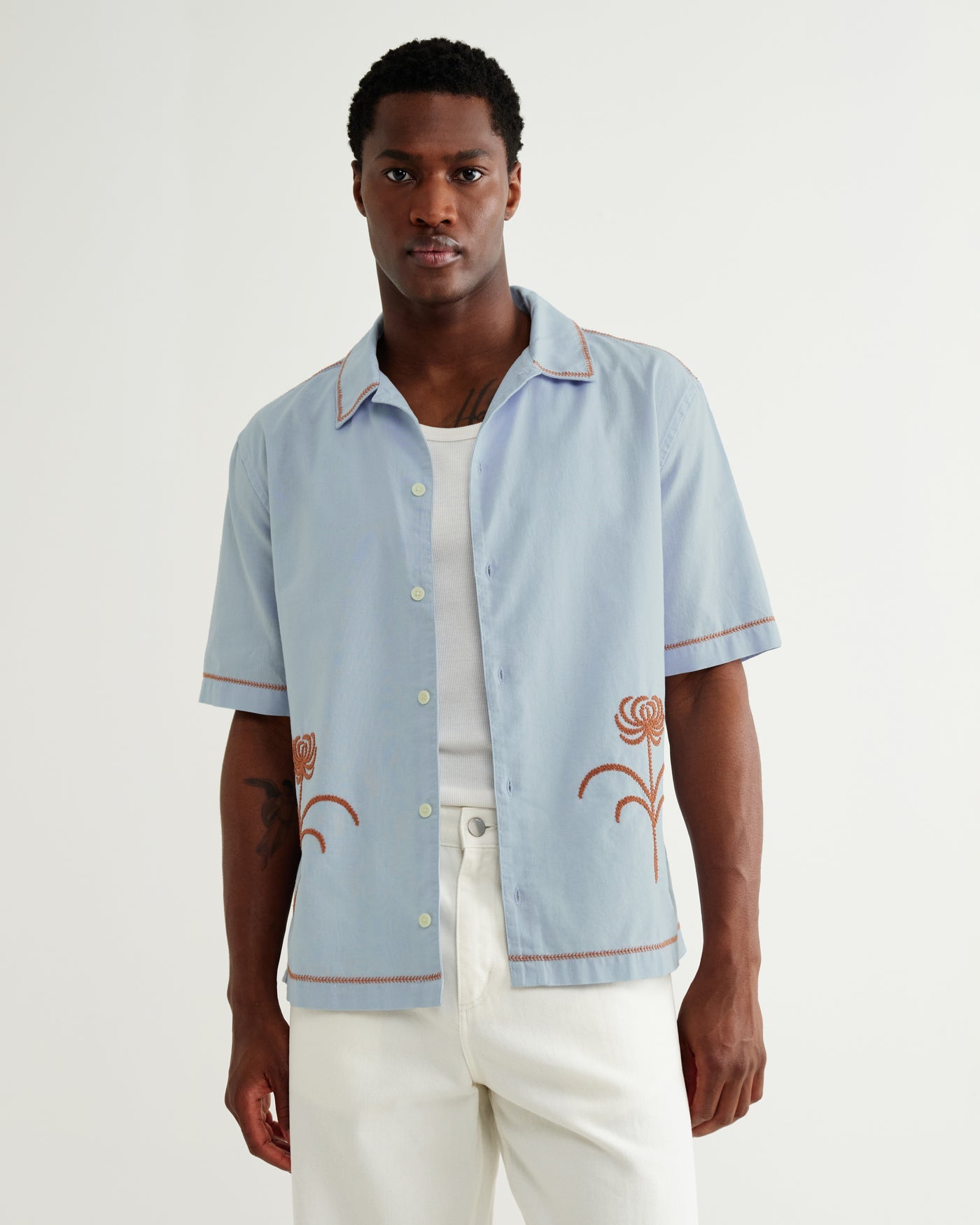 Keats Shirt in Dahlia Embroidery Light Blue/Rust