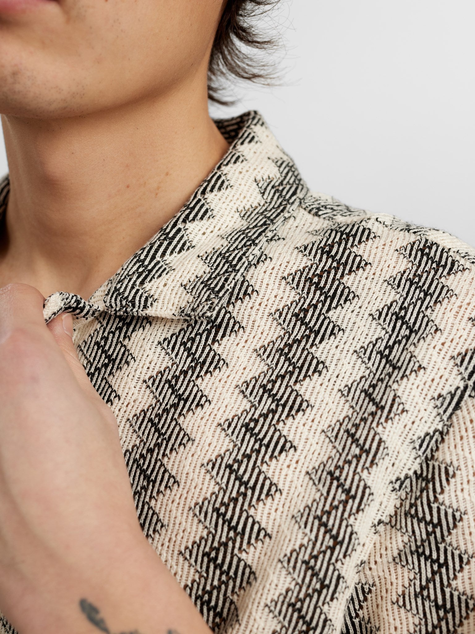 Akleon Jacquard Short Sleeve Shirt Caviar