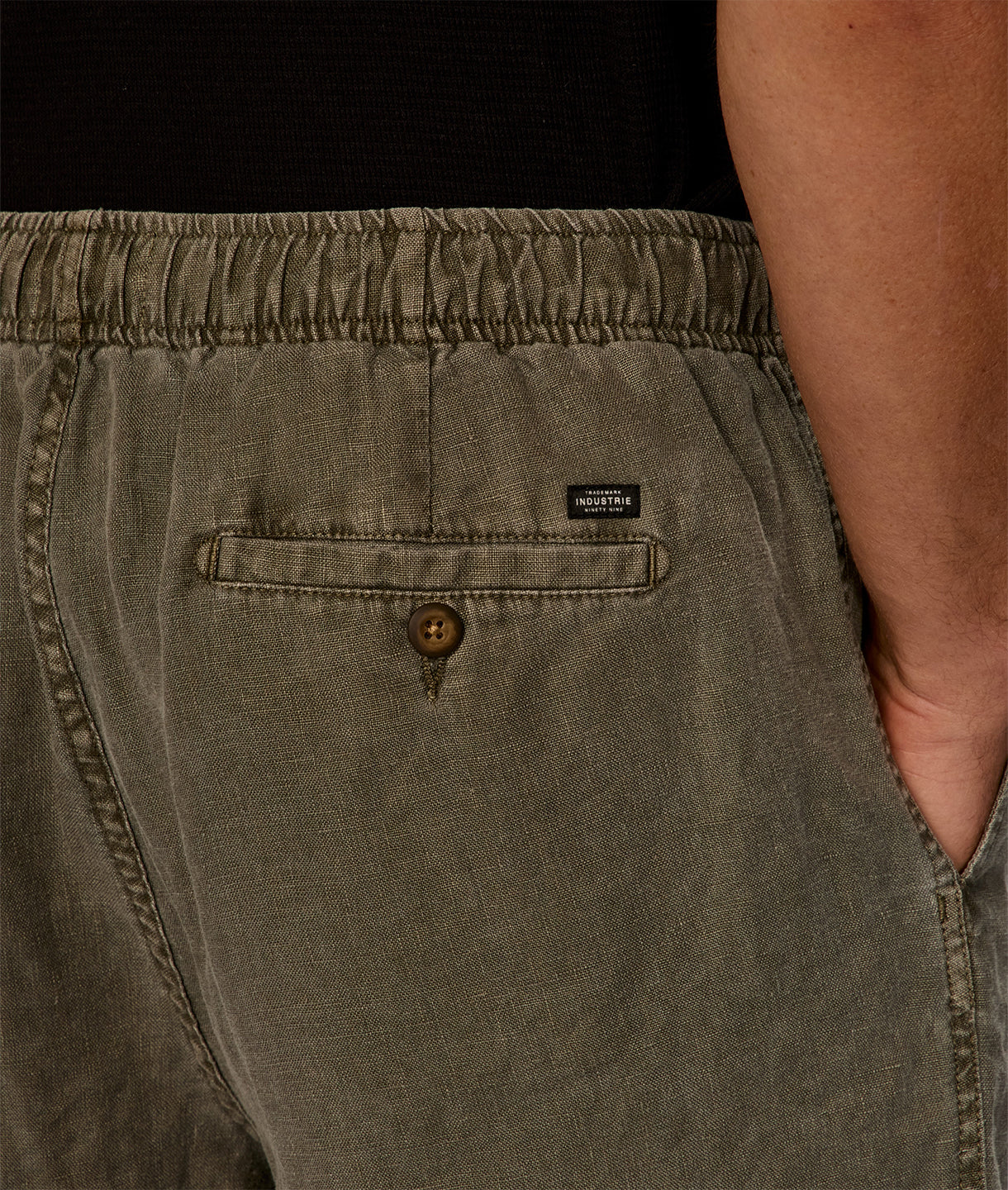 The Mariana Linen Short Shamrock