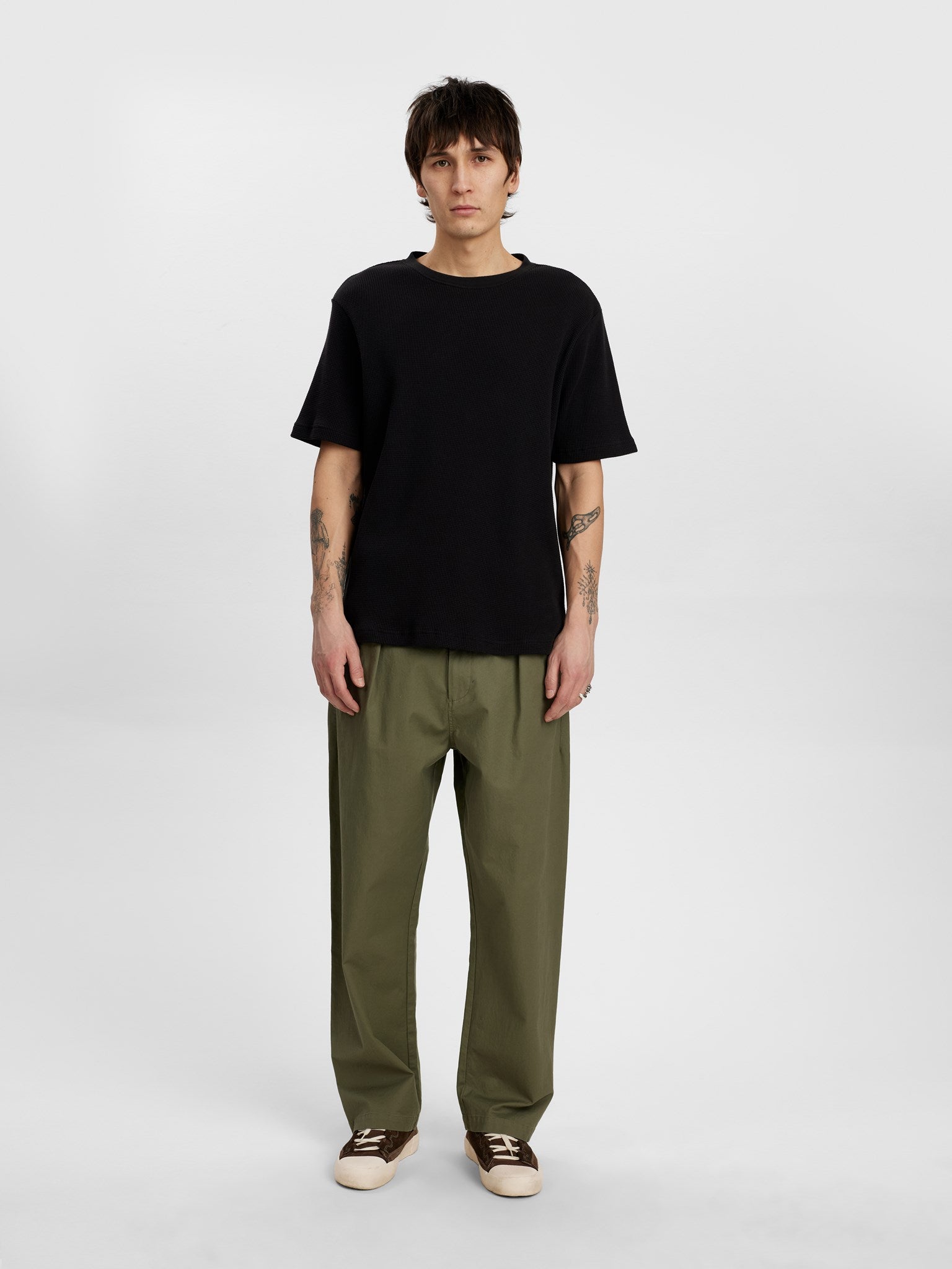 Akkikki Short Sleeve Waffle Tee Caviar