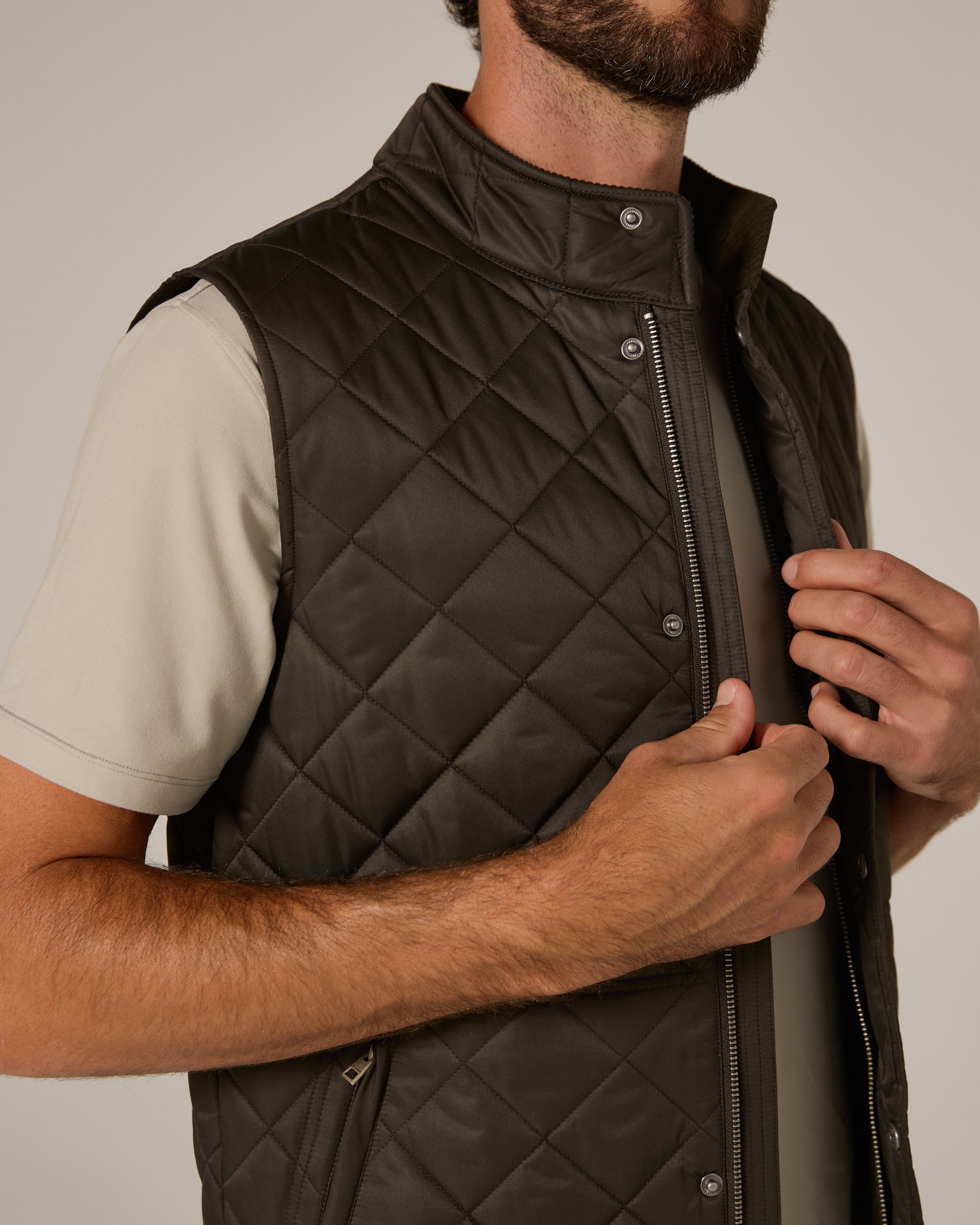 Crest Quilted Vest Olive