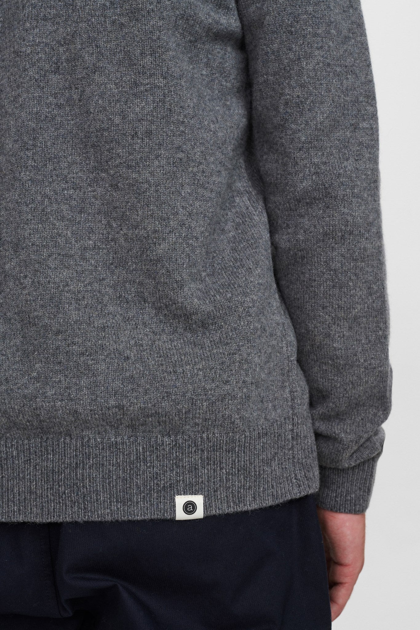 Aksvend Lambswool Cardigan Granite Grey