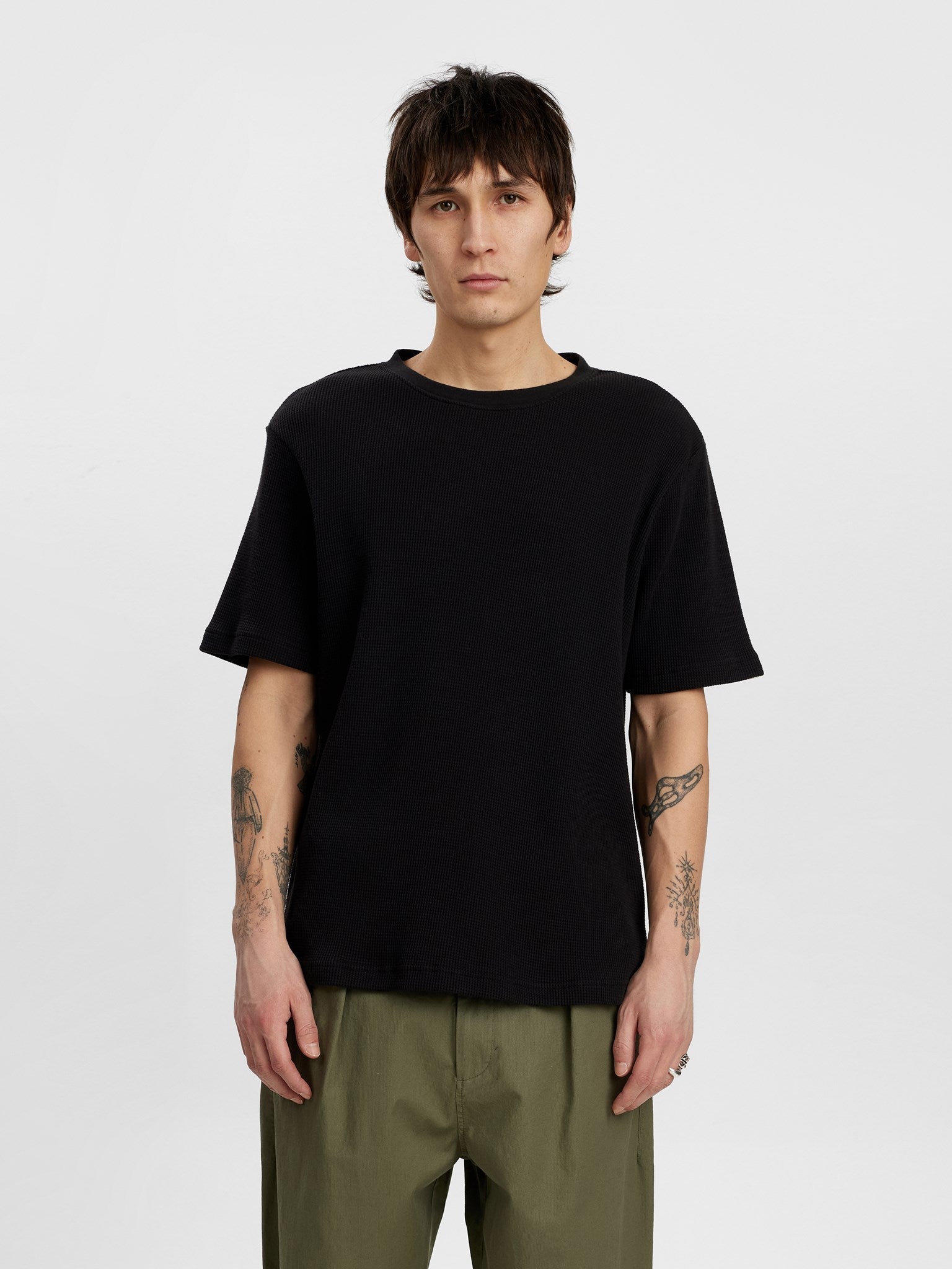 Akkikki Short Sleeve Waffle Tee Caviar