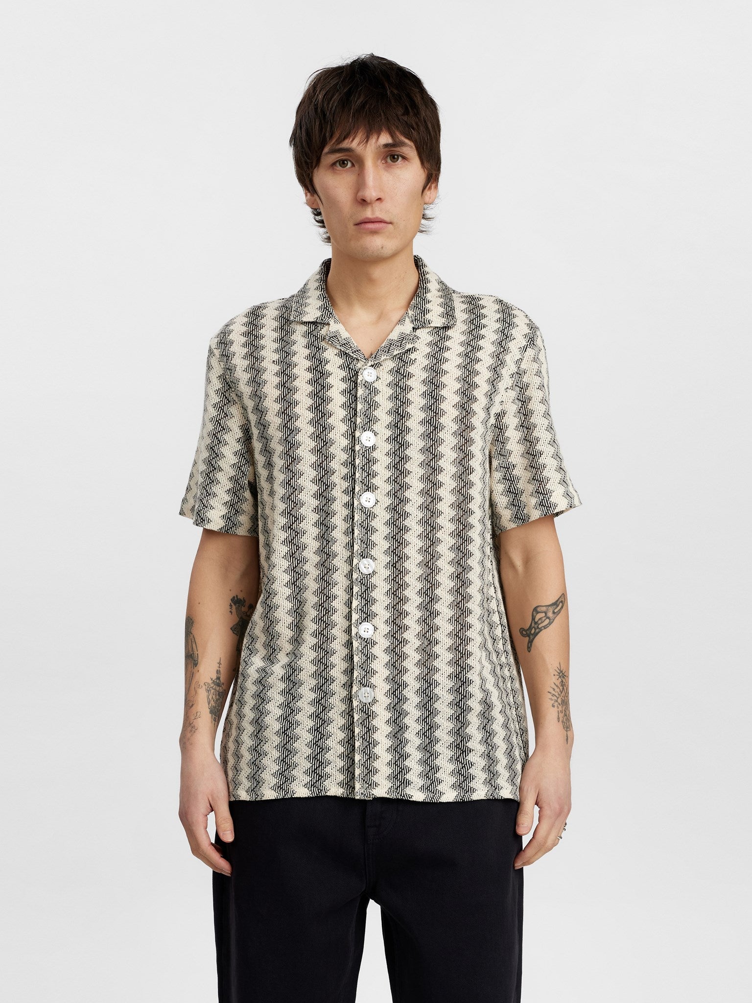 Akleon Jacquard Short Sleeve Shirt Caviar