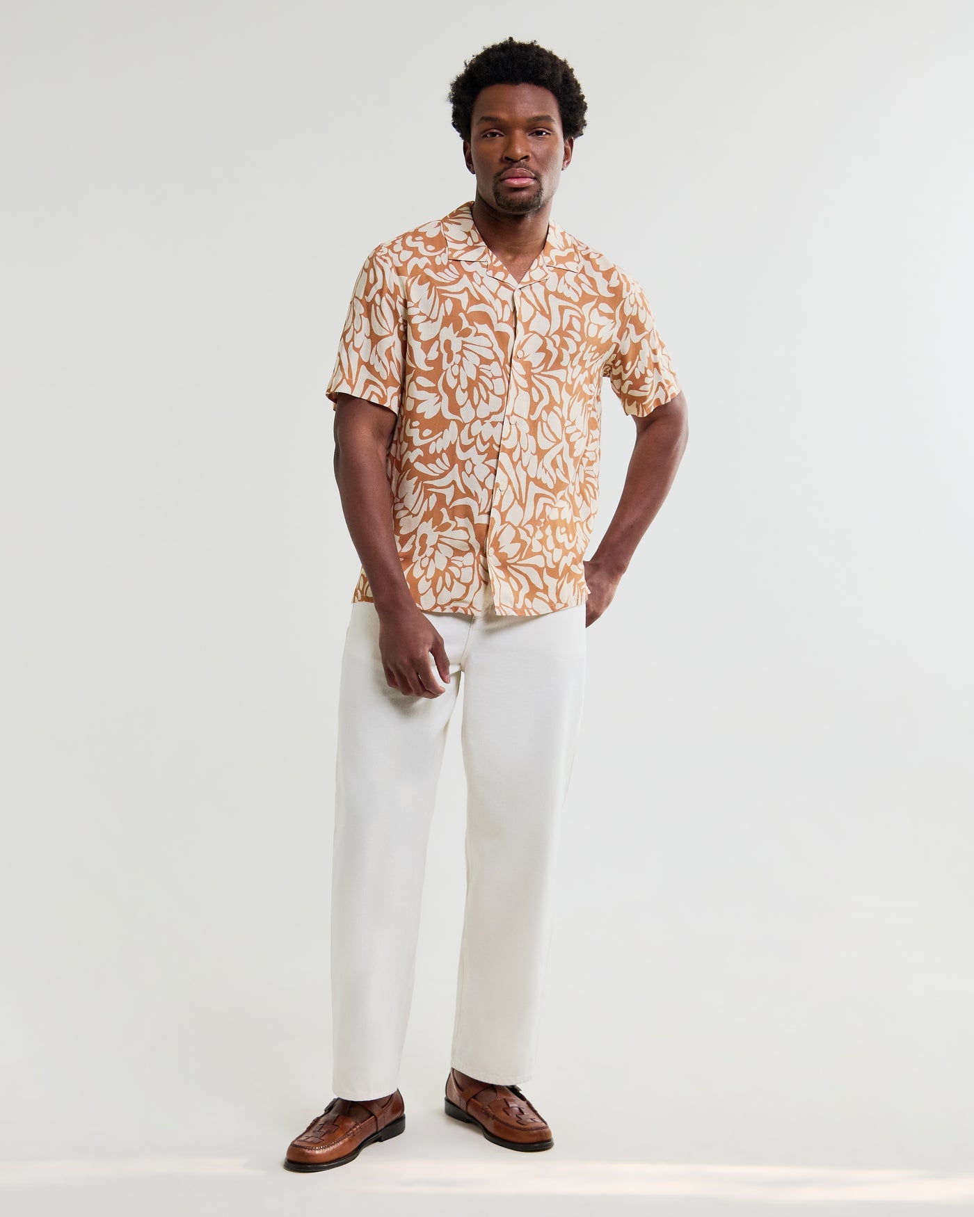 Didcot Shirt in Two Tone Floral Tan/Beige