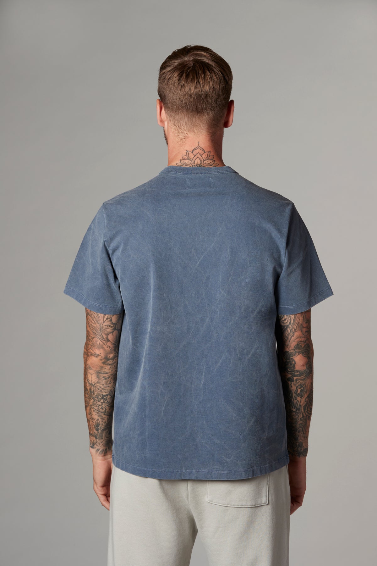 Leo Short Sleeve Crew T in Faded Navy