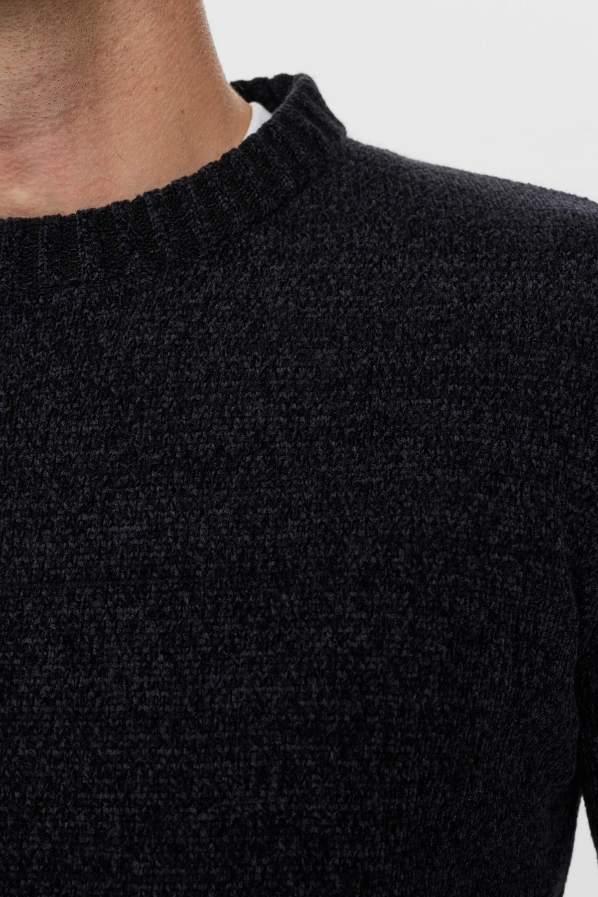 Aksune Chenille Knit Caviar