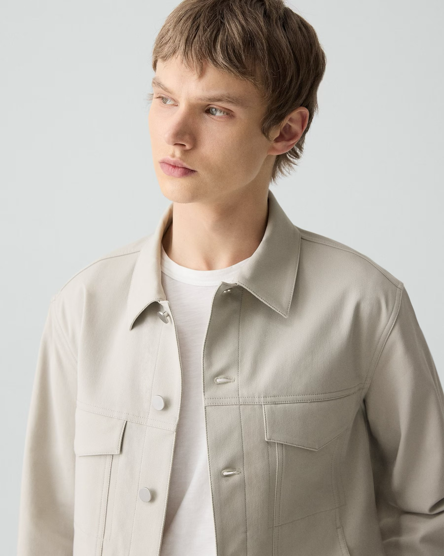 River Trucker Jacket in Neoteric Twill Silver Cloud