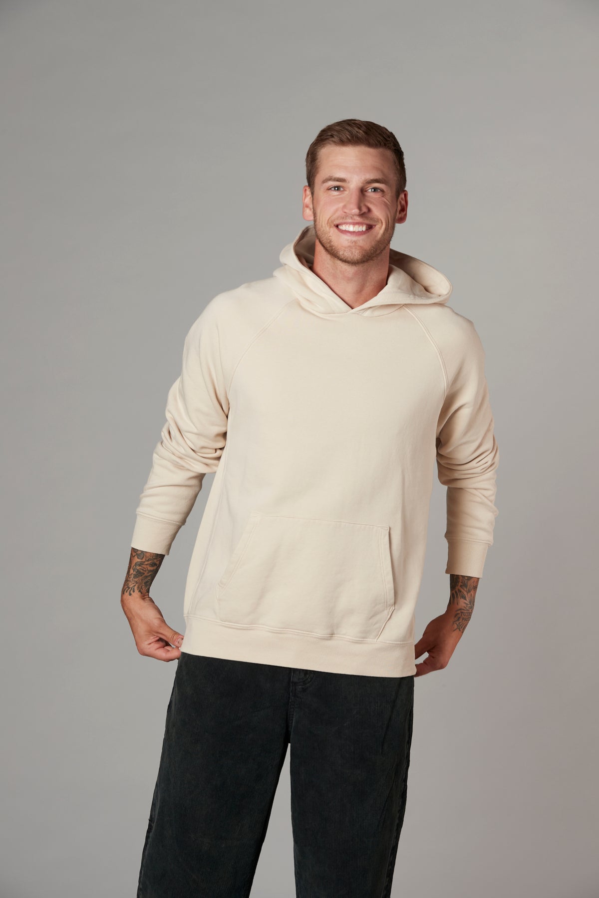 Meyer Long Sleeve Pullover Hooded Sweatshirt in Salt