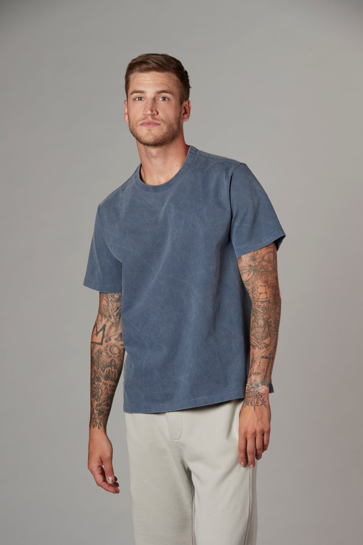 Leo Short Sleeve Crew T in Faded Navy