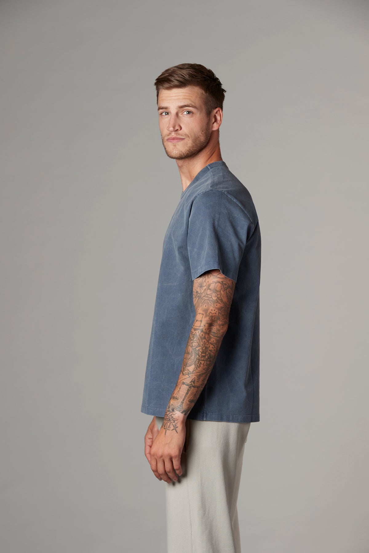 Leo Short Sleeve Crew T in Faded Navy