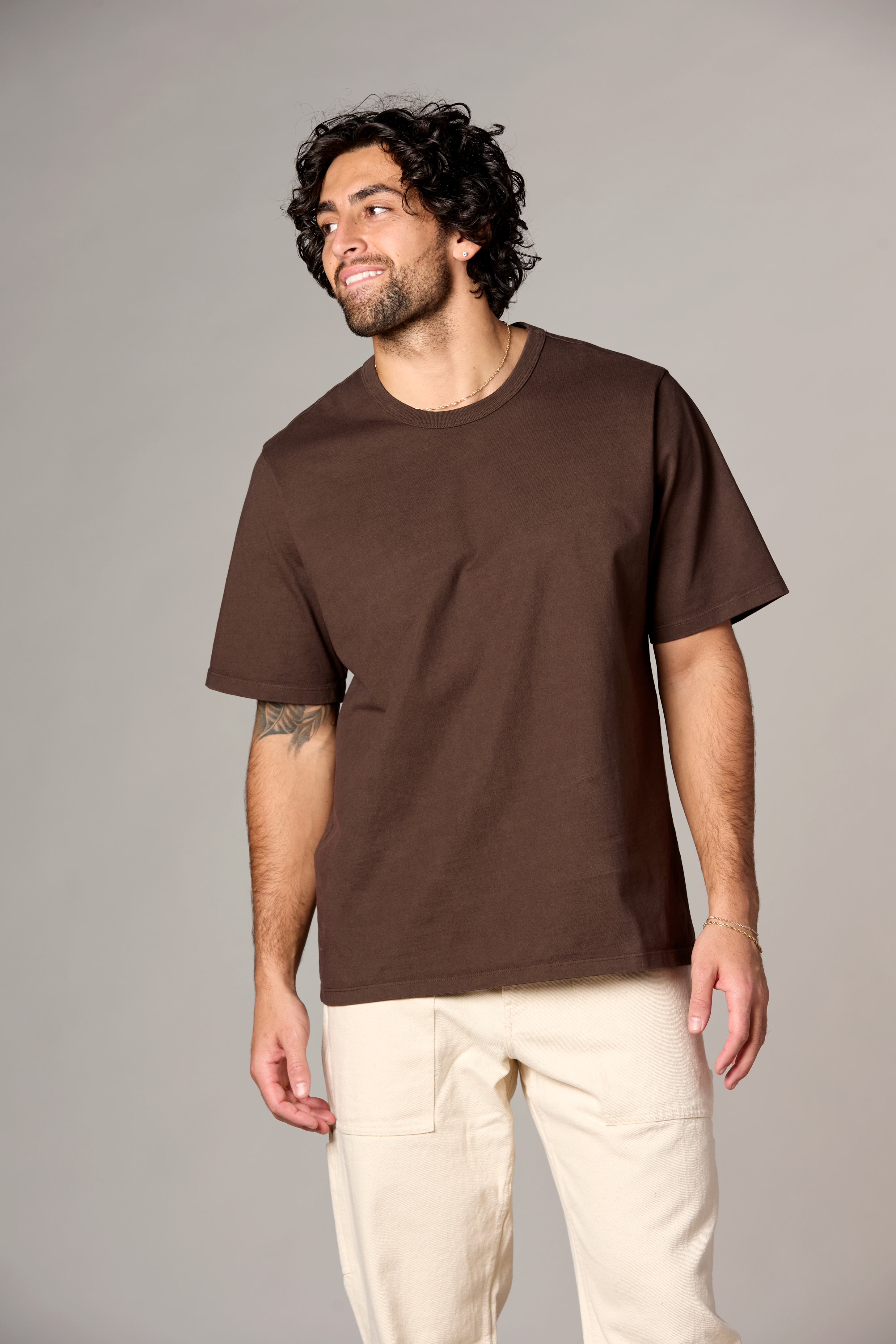 Leo Short Sleeve Crew T in Coffee Bean