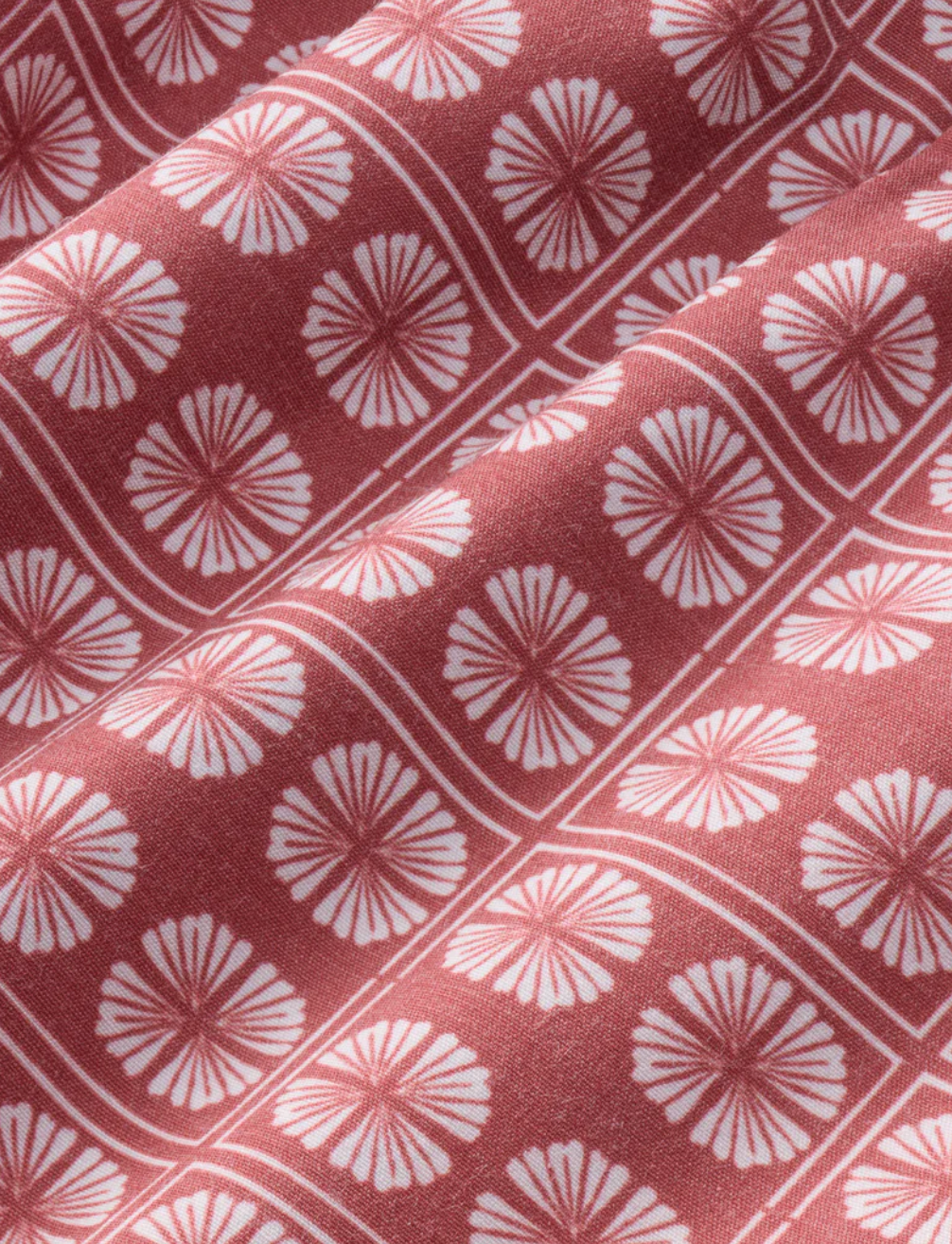 The Bayberry Trunk 7" Redstone Sand Dollar