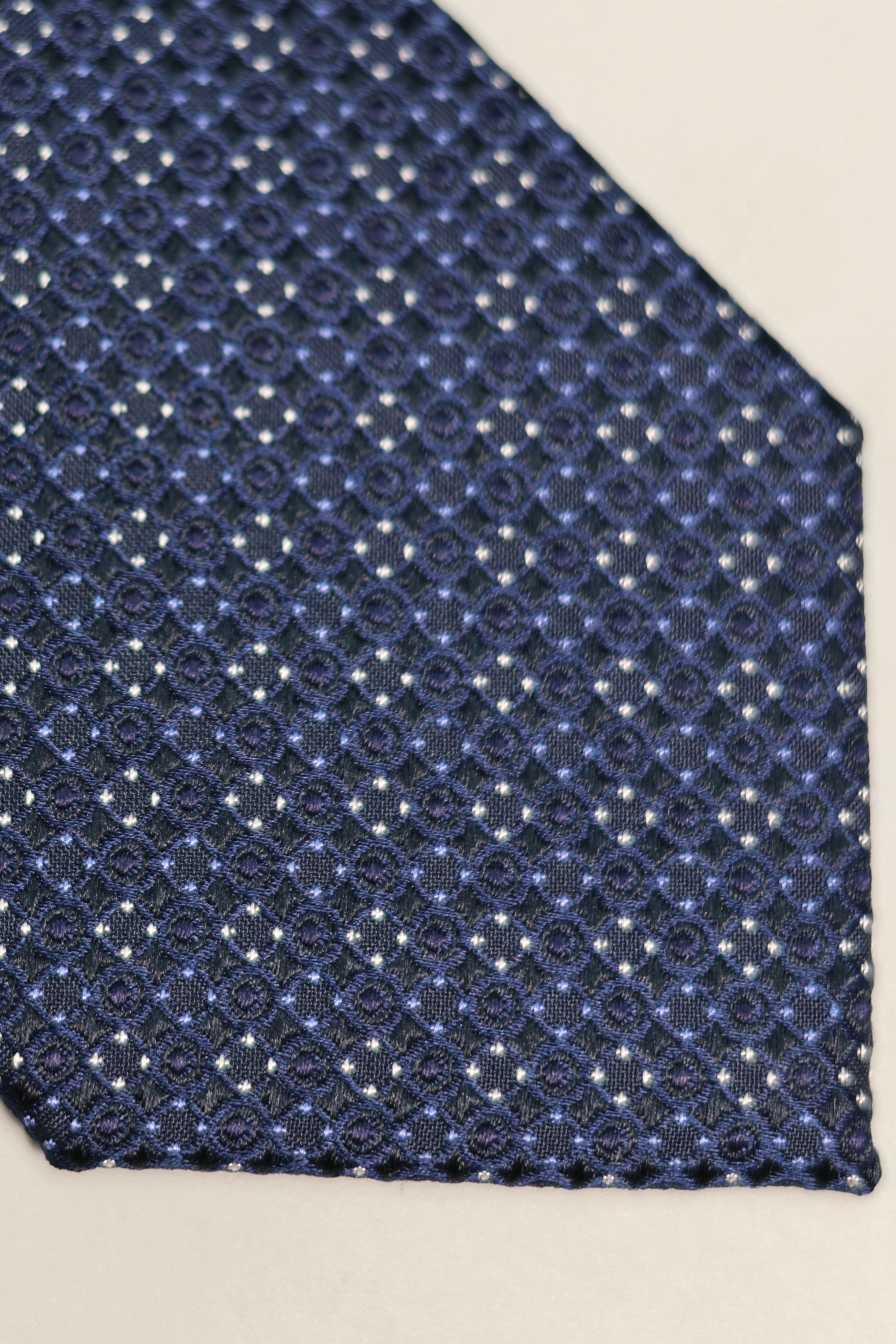 Navy Silk Woven Diamond Pattern Tie