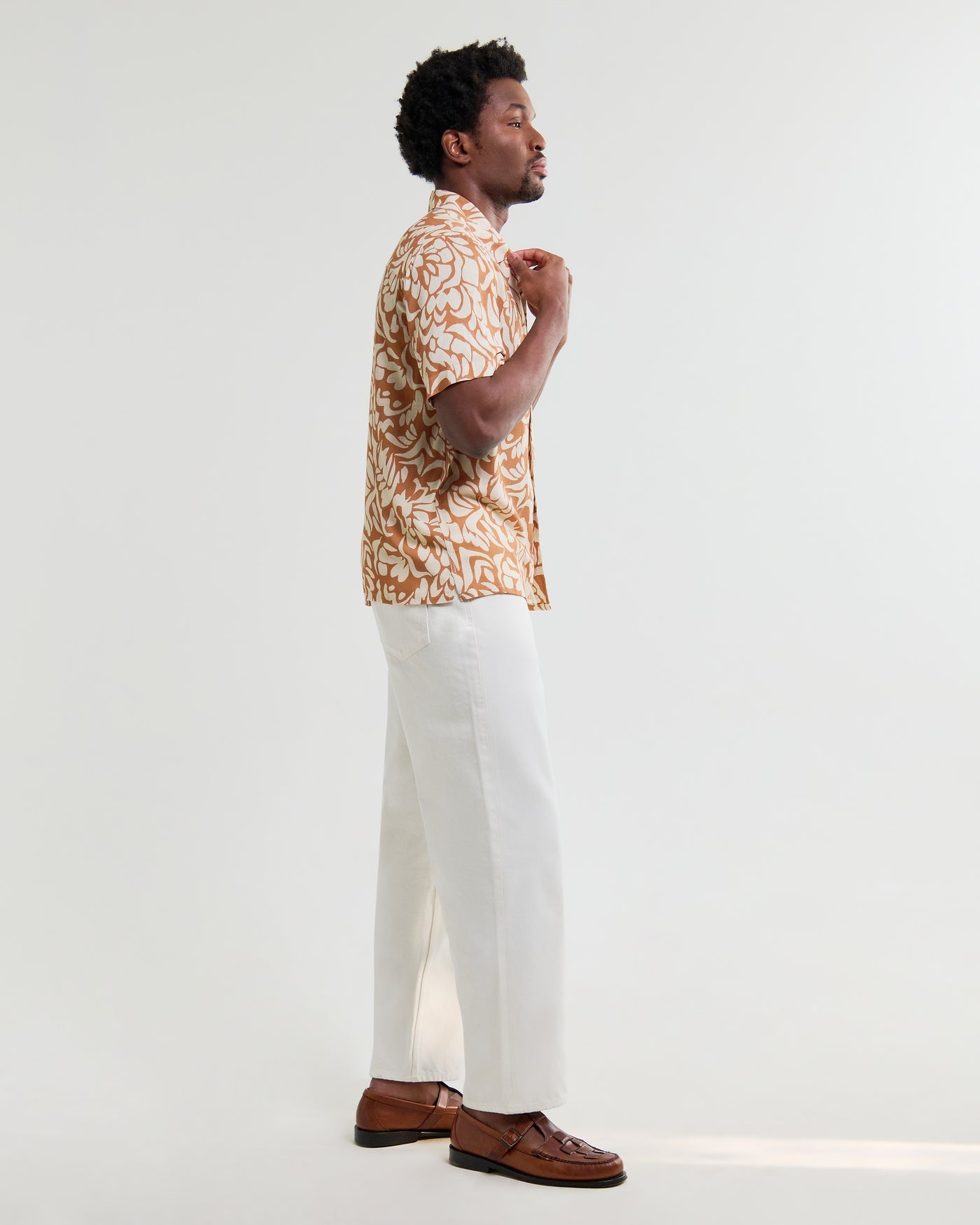 Didcot Shirt in Two Tone Floral Tan/Beige
