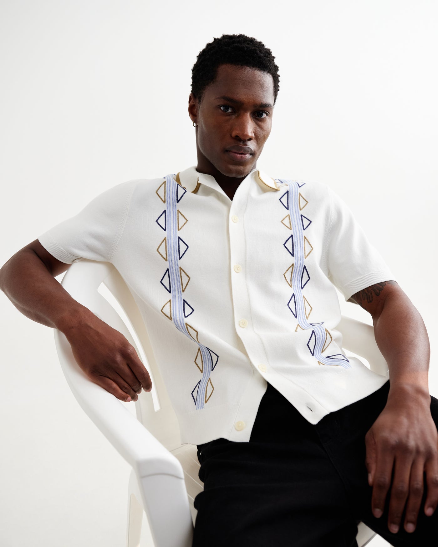 Tellaro Shirt in Retro Embroidery Ecru/Blue