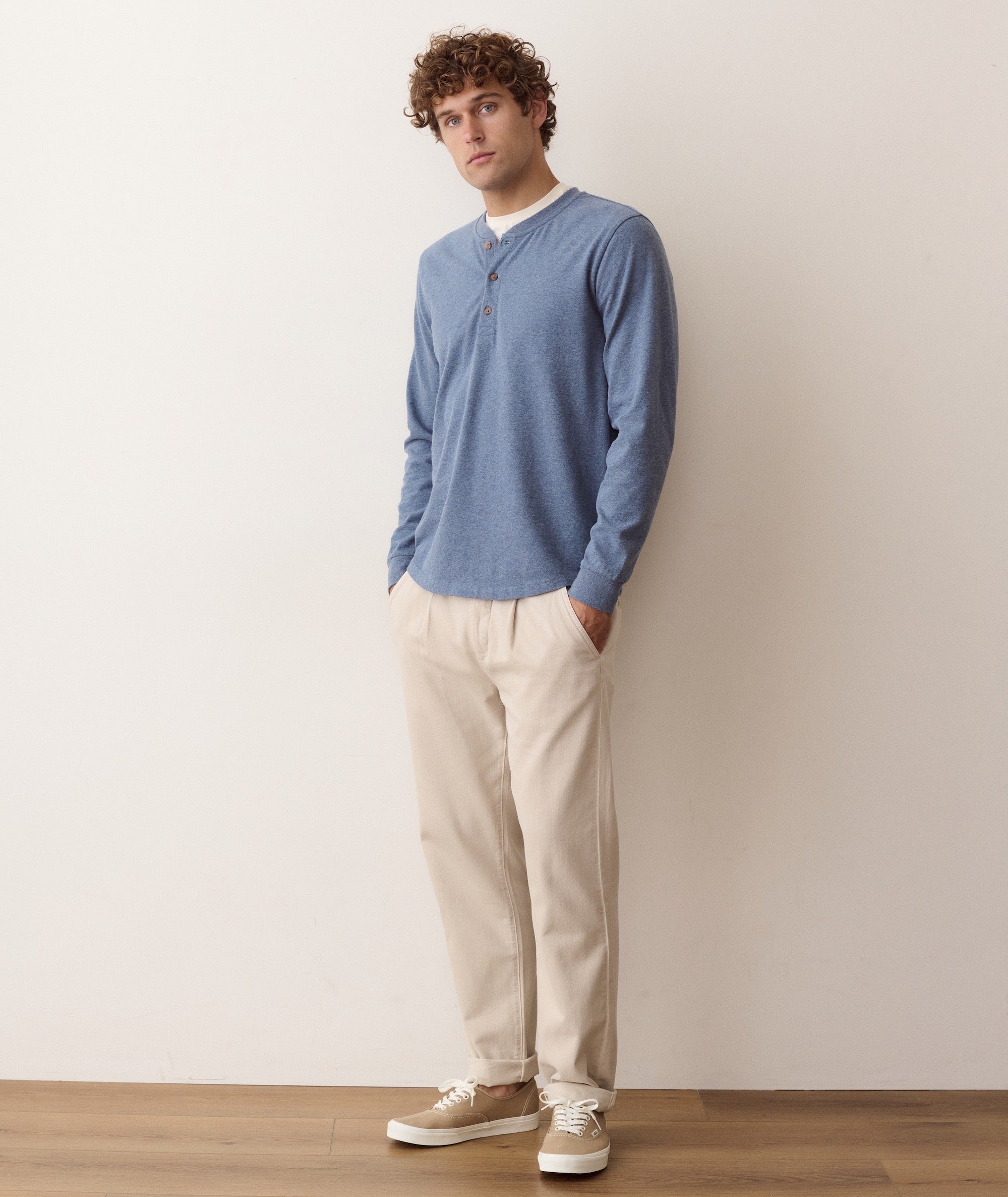 Luxe 250 Henley Collegiate Blue