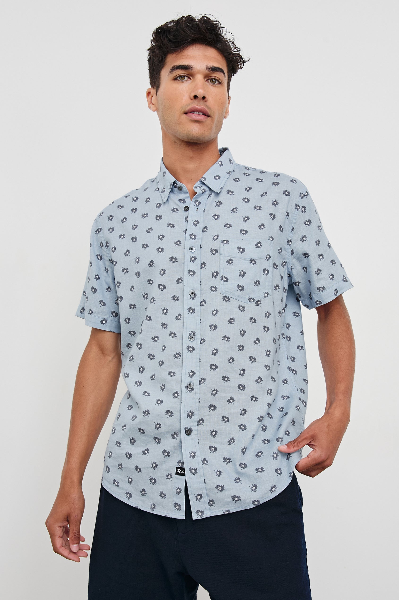 Carson Shirt Daisy Toss Celestial