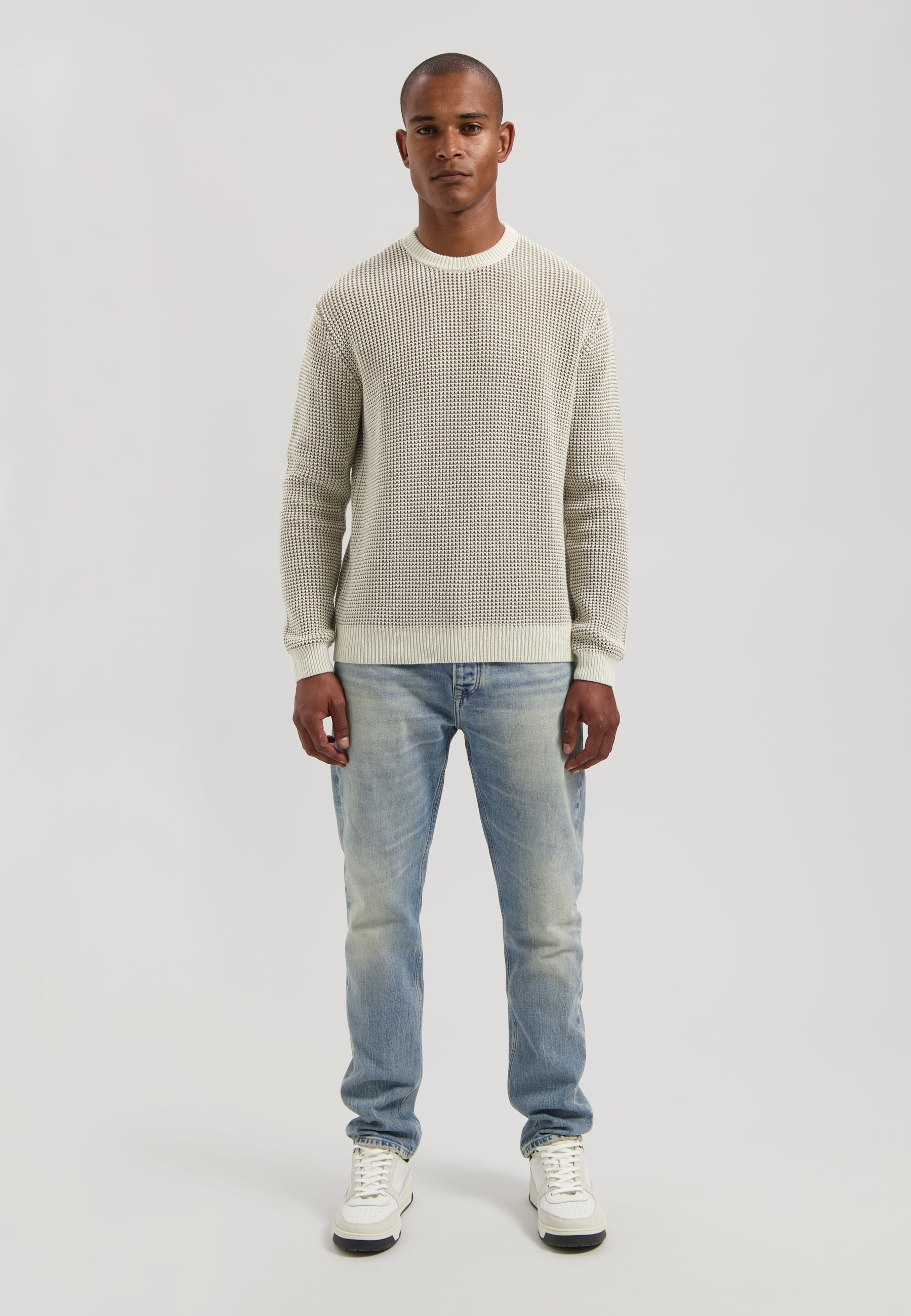 Leones Crewneck Silver Birch