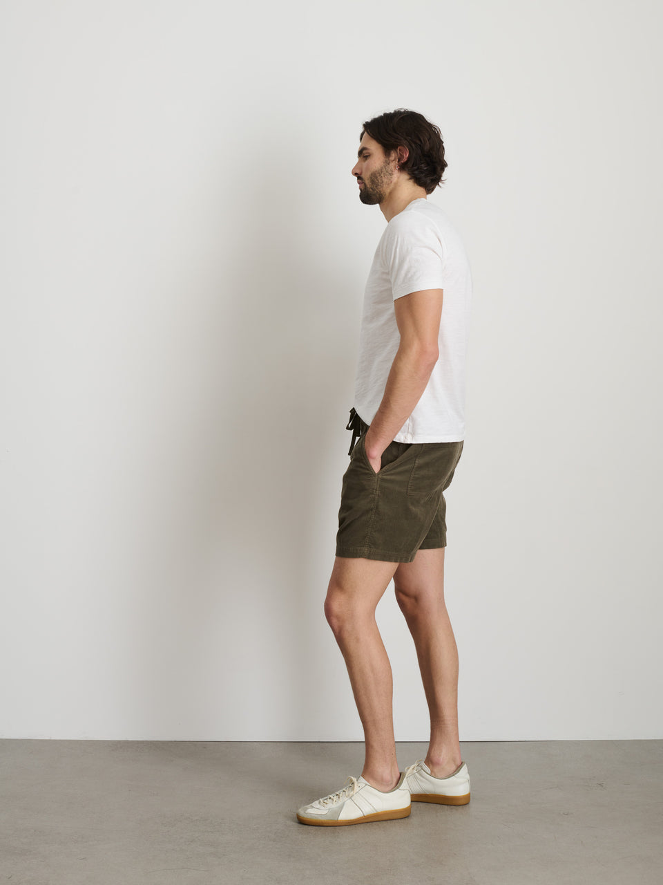 Pull-On Short in Fine Wale Corduroy Military Olive