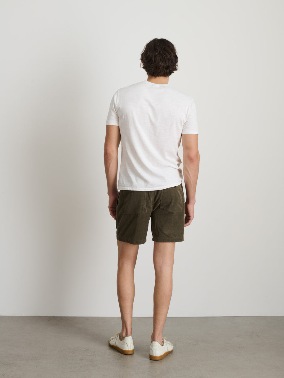 Pull-On Short in Fine Wale Corduroy Military Olive