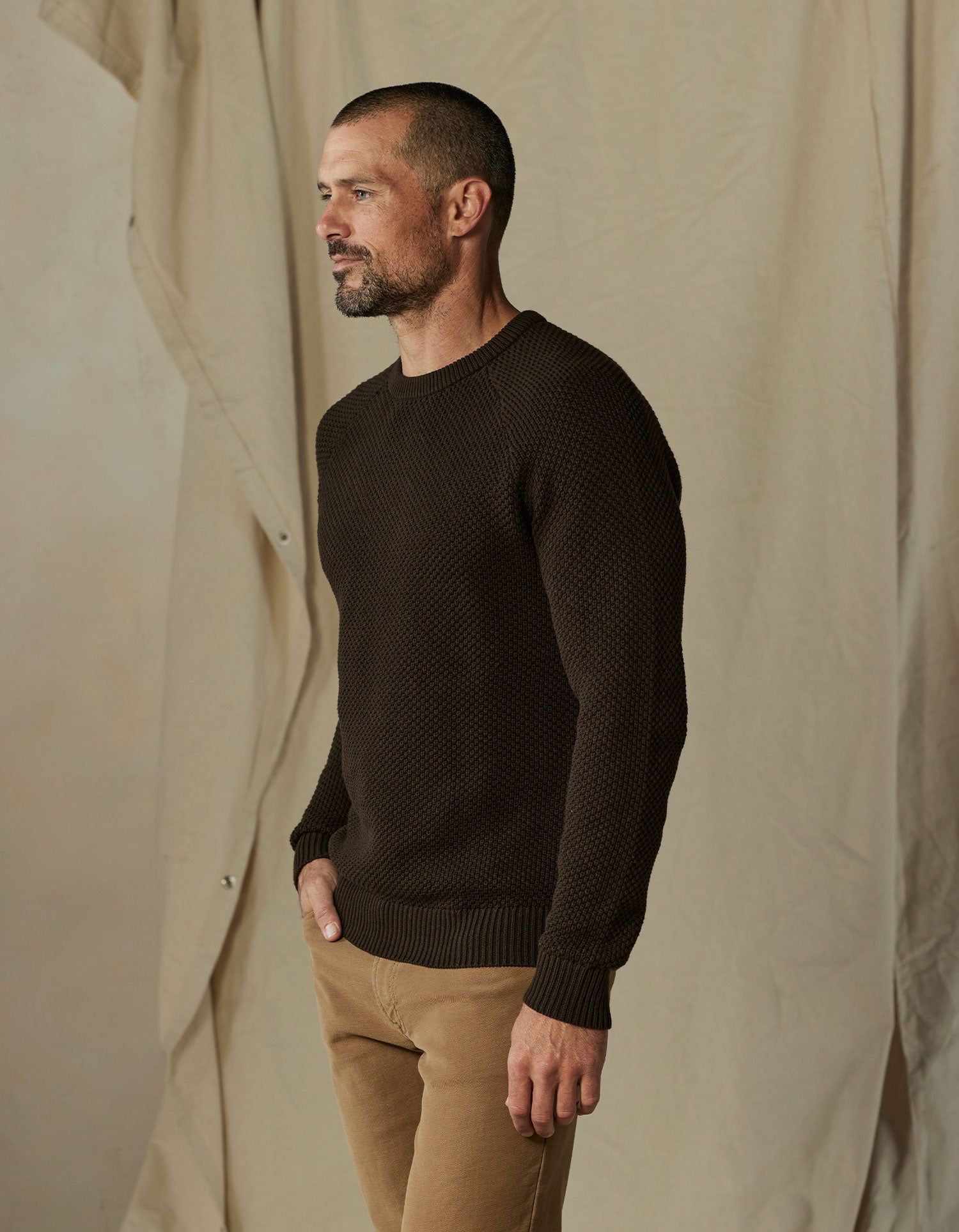 Moss Stitch Crew Sweater in Umber