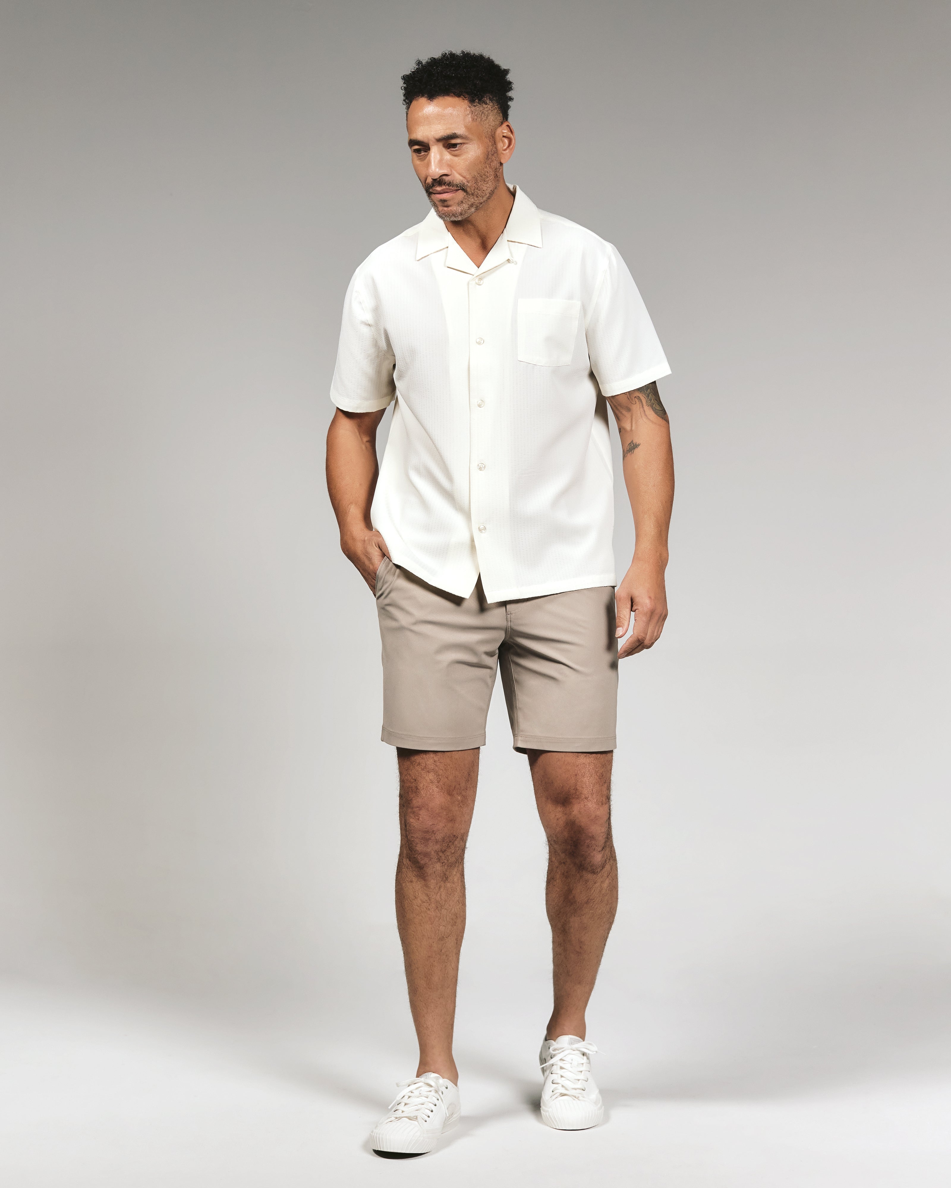 Infinity 8" Short Khaki