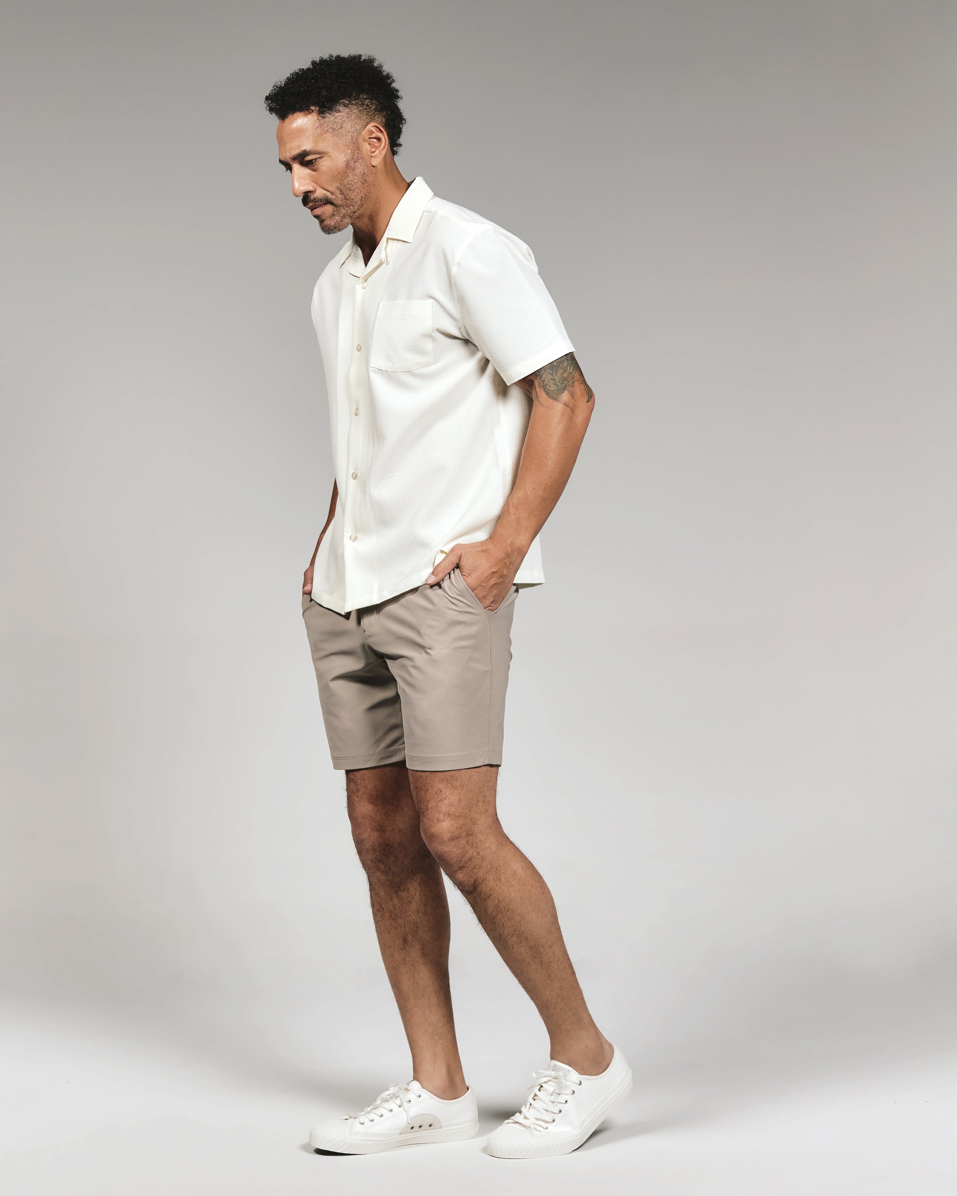 Infinity 8" Short Khaki