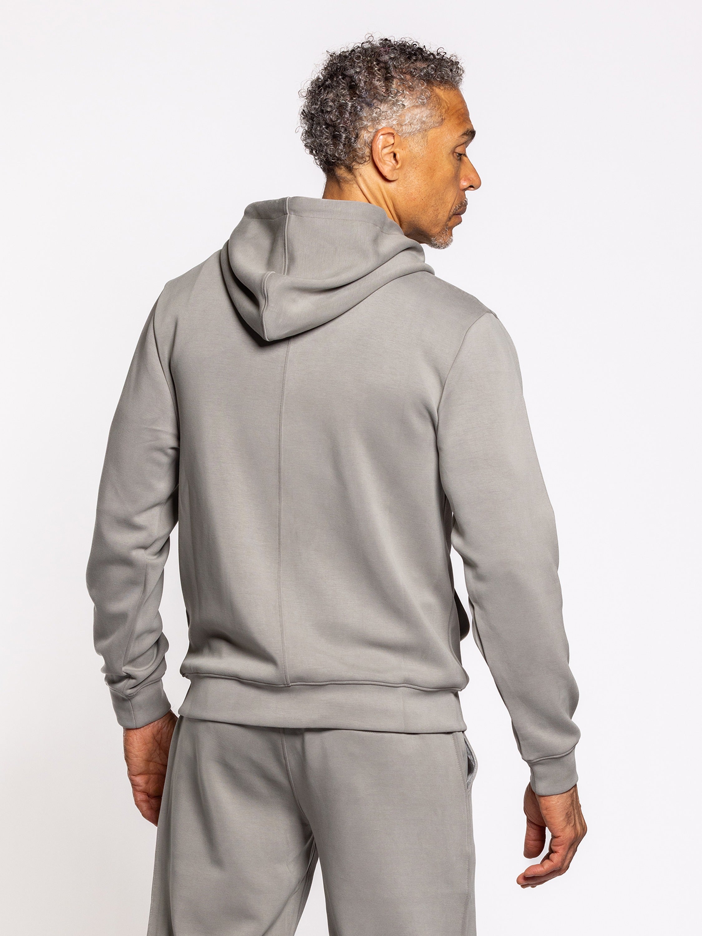 Sweatshirts & Hoodies