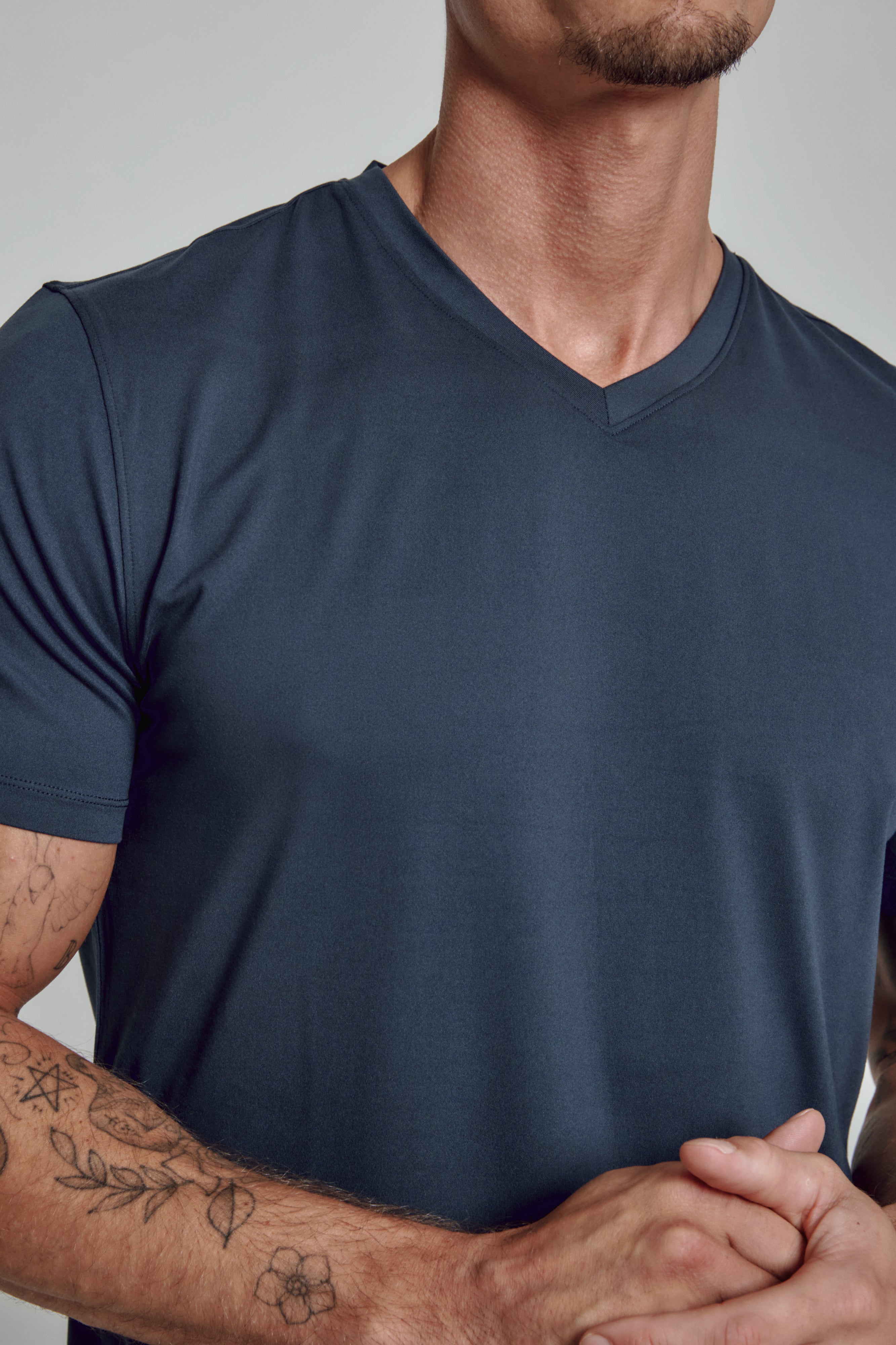 Core V-Neck Tee Island Blue