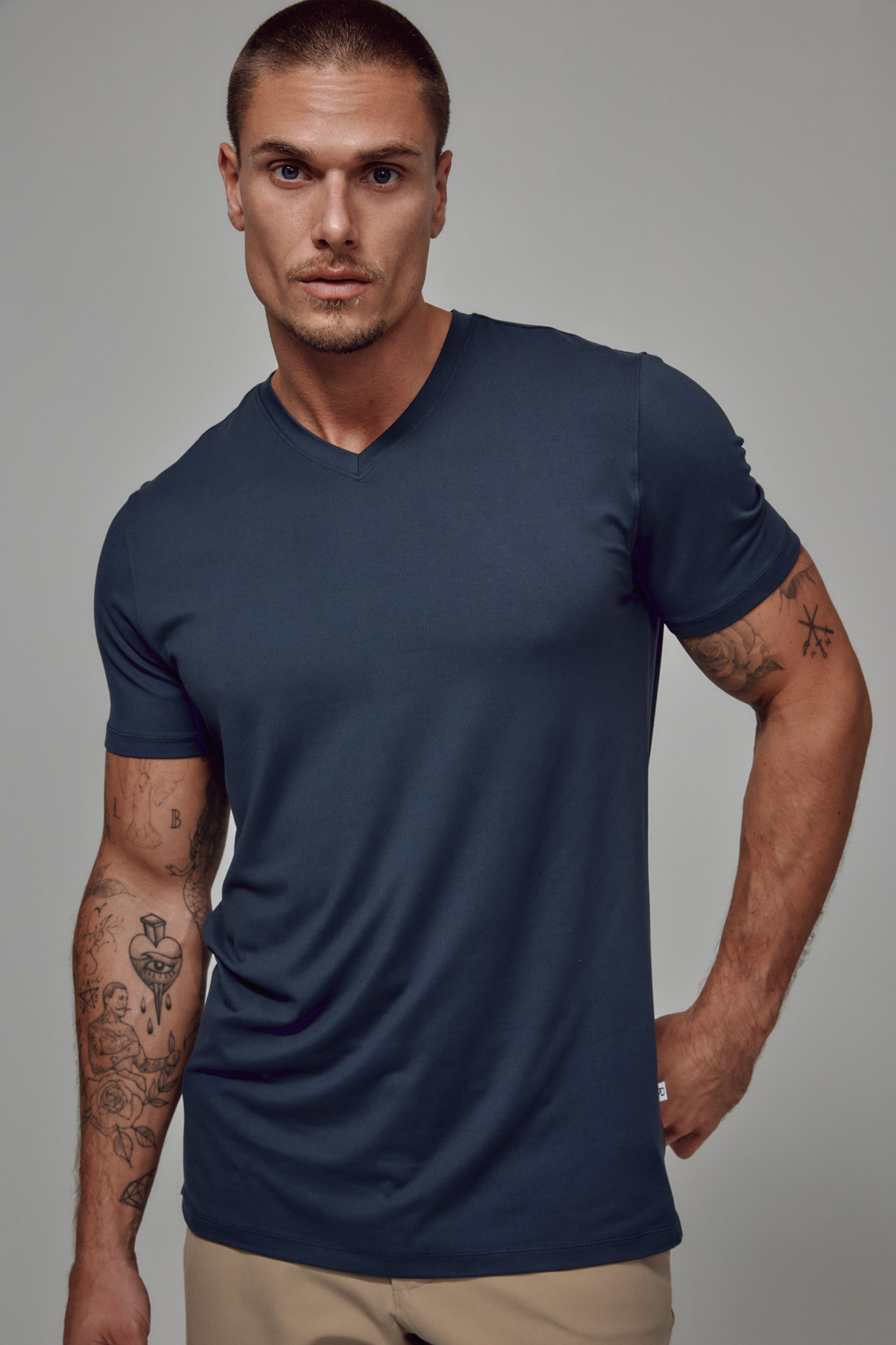 Core V-Neck Tee Island Blue